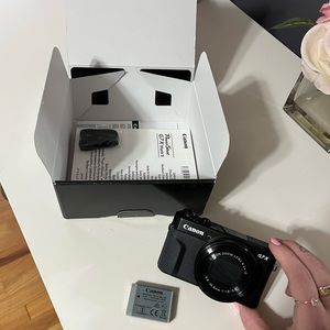 Canon Powershot G7X mark ii. Photography + video